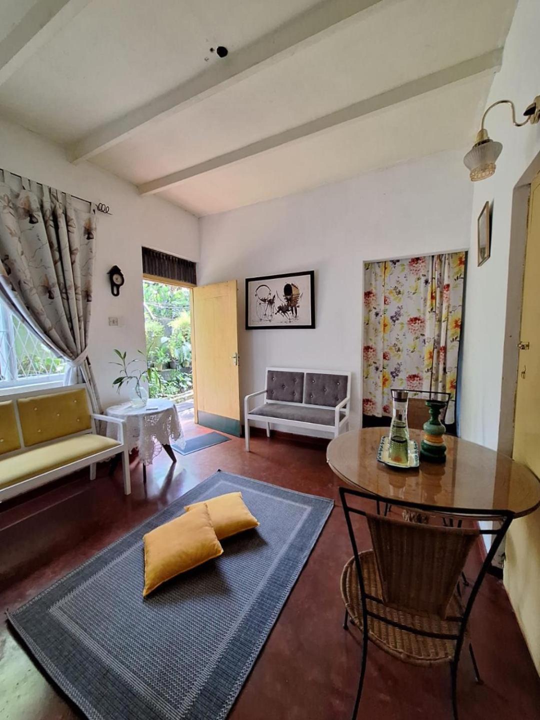 Idor Holidays Sri Jayewardenepura Kotte Extérieur photo